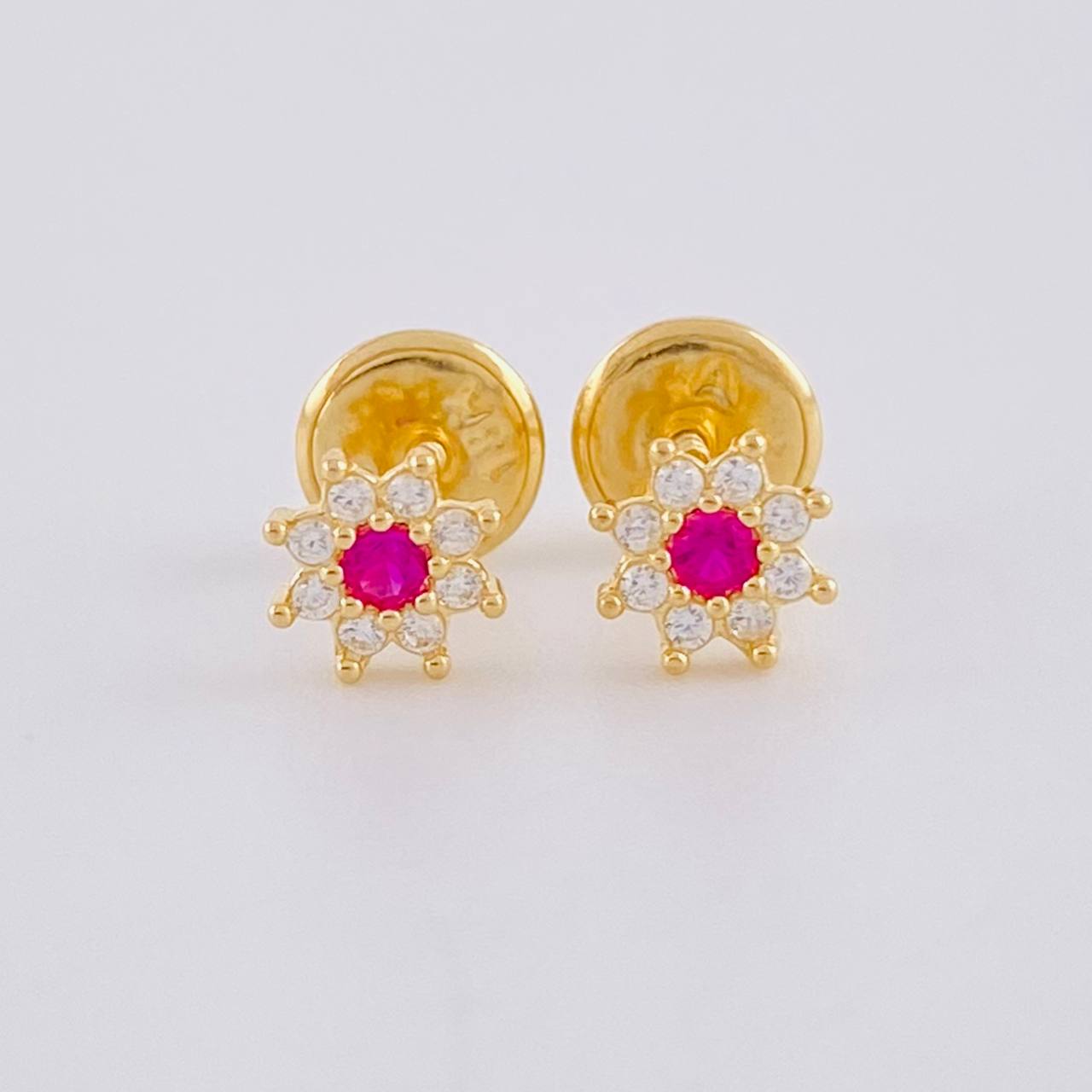 Topos Flor Ocho Petalos 0.6 g / in / 5.4 mm Oro Amarillo 18K