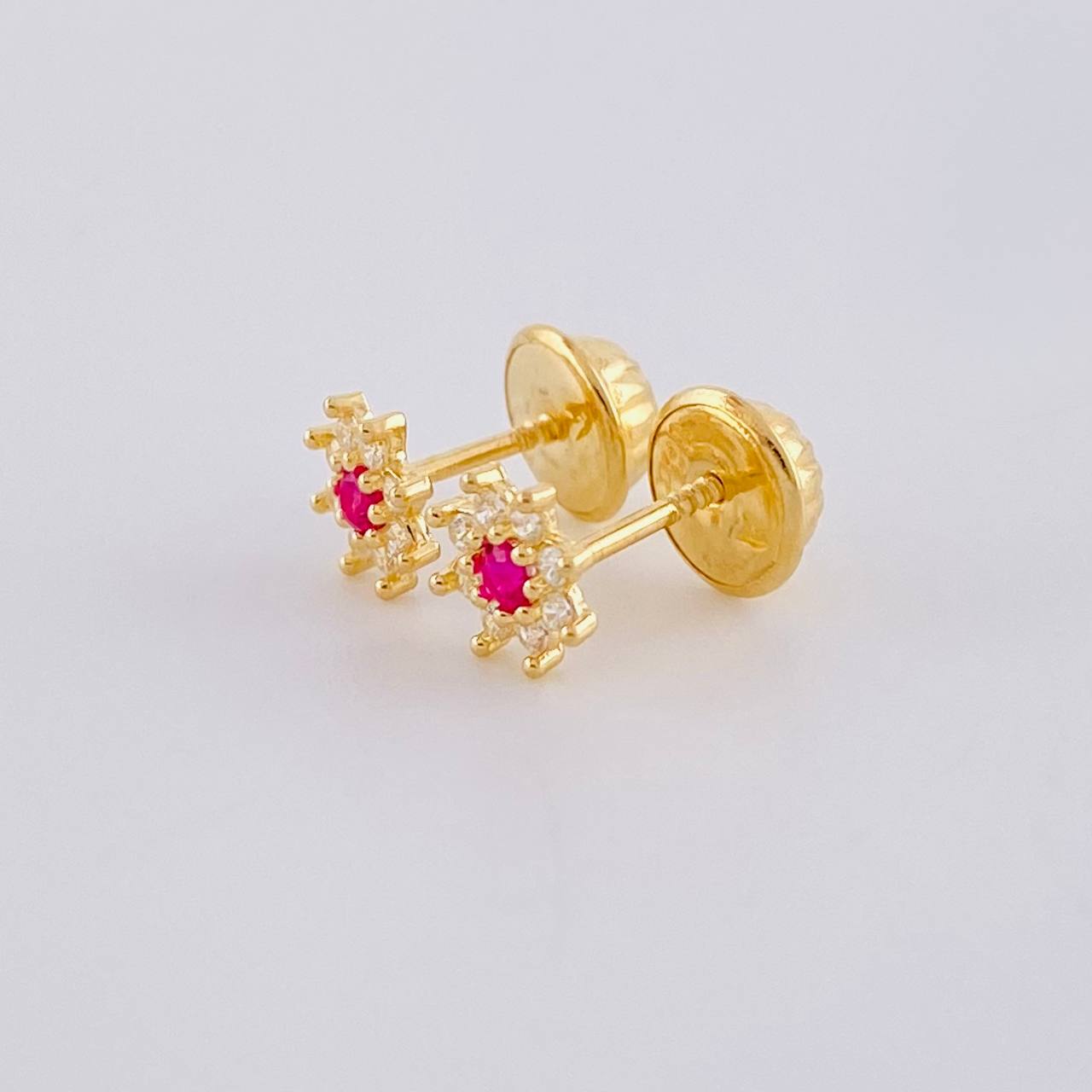 Topos Flor Ocho Petalos 0.6 g / in / 5.4 mm Oro Amarillo 18K