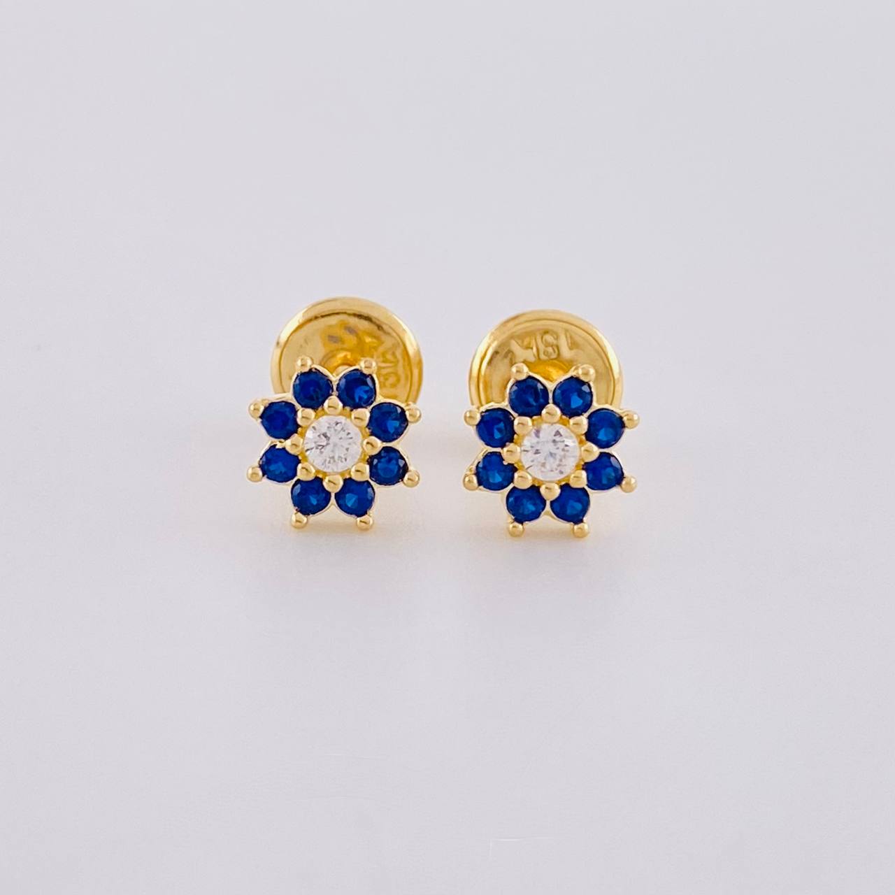 Topos Flor Ocho Petalos 0.8 g / in / 6.3 mm Oro Amarillo 18K