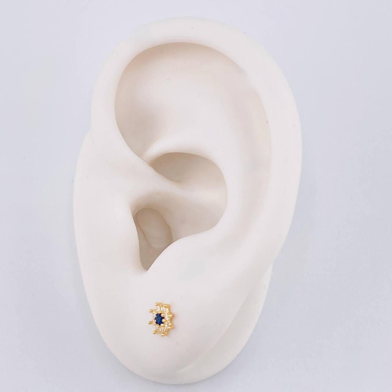 Stud Earrings Flower Eight Petals 0.6 g / in / 5.4 mm Yellow Gold 18K