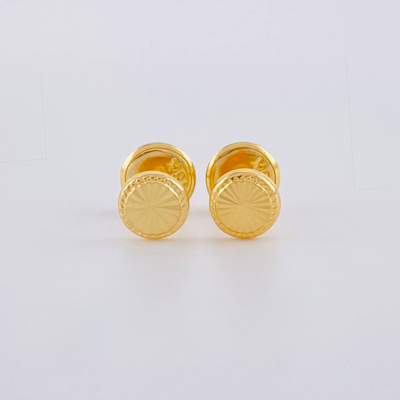 Topos Circulo Diamantado 0.55 g / in / 6 mm Oro Amarillo 18K