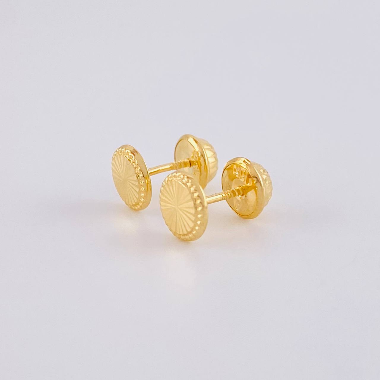 Topos Circulo Diamantado 0.6 g / in / 6 mm Oro Amarillo 18K