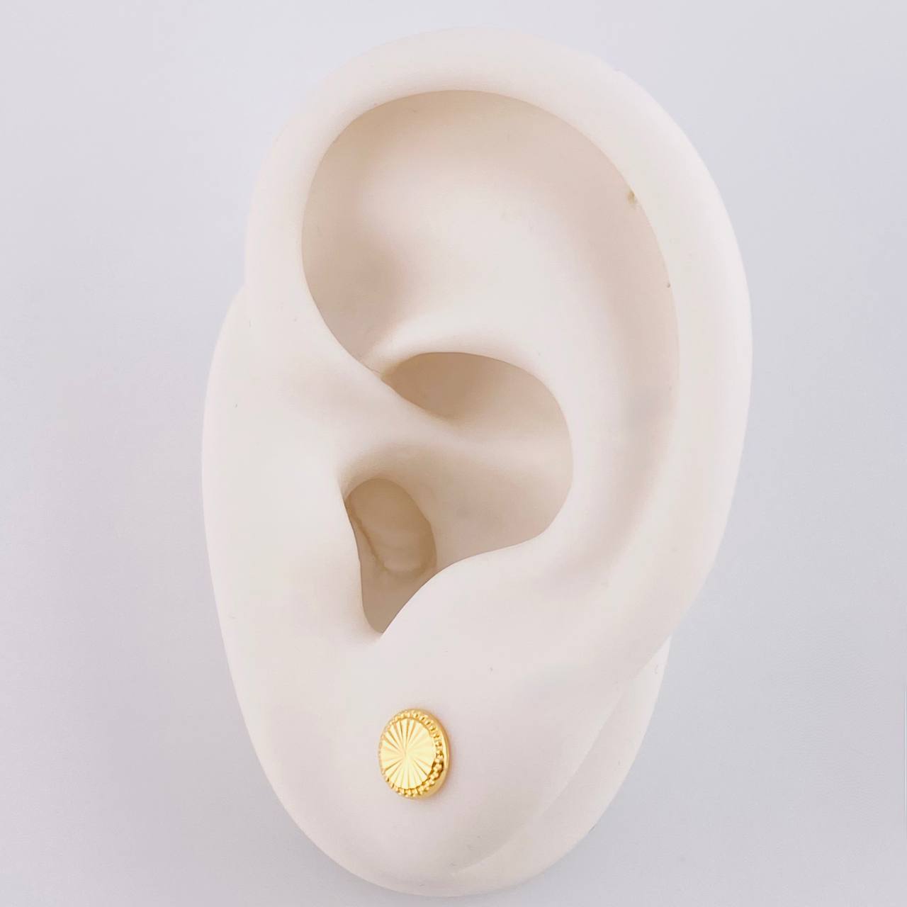Topos Circulo Diamantado 0.6 g / in / 6 mm Oro Amarillo 18K