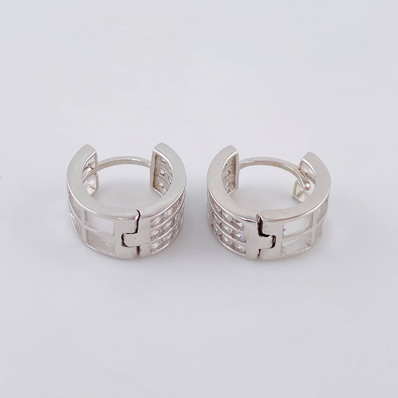 Candongas Triple Carril Basteado 3.35 g / 1/2 in Oro Blanco 18K