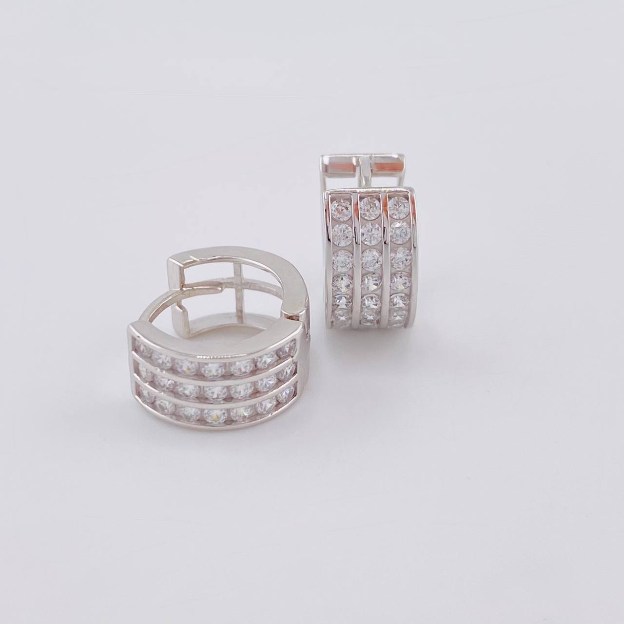 Candongas Triple Carril Basteado 3.35 g / 1/2 in Oro Blanco 18K