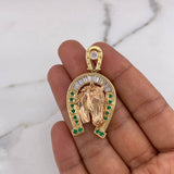 Dije Herradura Caballo 13.9gr / 4.8cm / Circones Blancos Verdes Dos OrosAmarillo Rosa 18K #