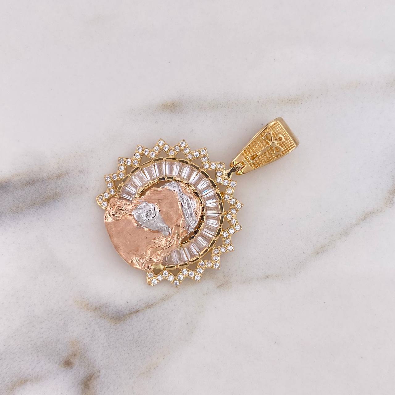 Pendant Christ Face 8gr / 3.7cm / White Zircons Three 18K Golds &