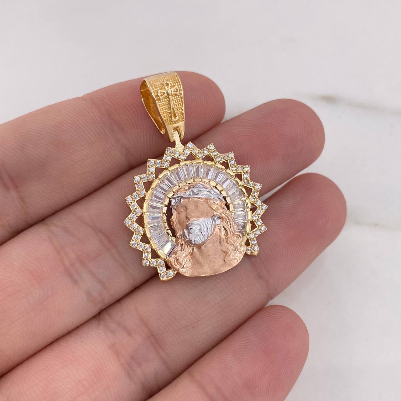 Pendant Christ Face 8gr / 3.7cm / White Zircons Three 18K Golds &