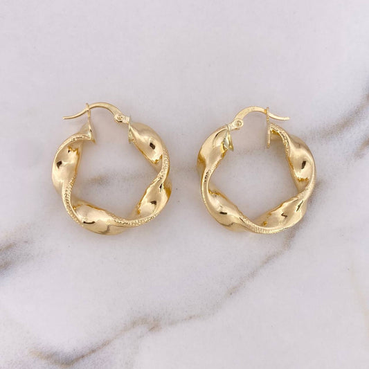 Hoop Earrings Demi 4.8gr / 2.8cm / Yellow Gold 18K Dotted Flower &