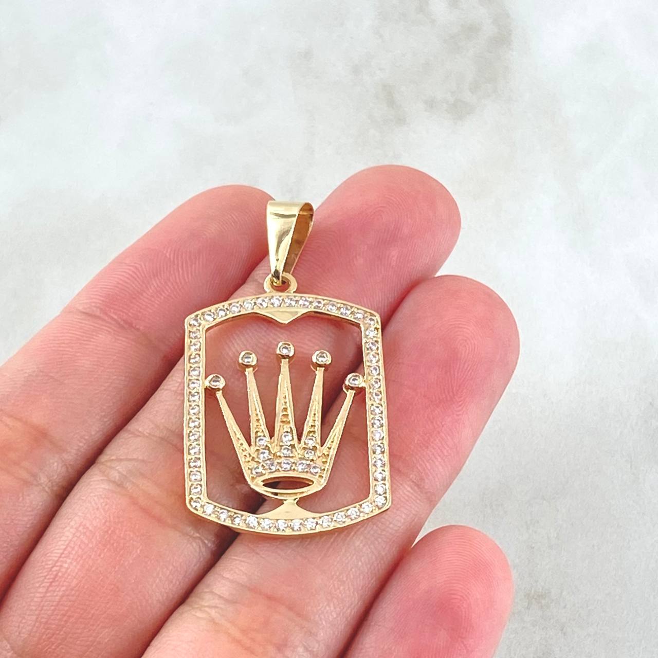 Pendant Crown Plate 4.3gr / 4cm / 18K Gold