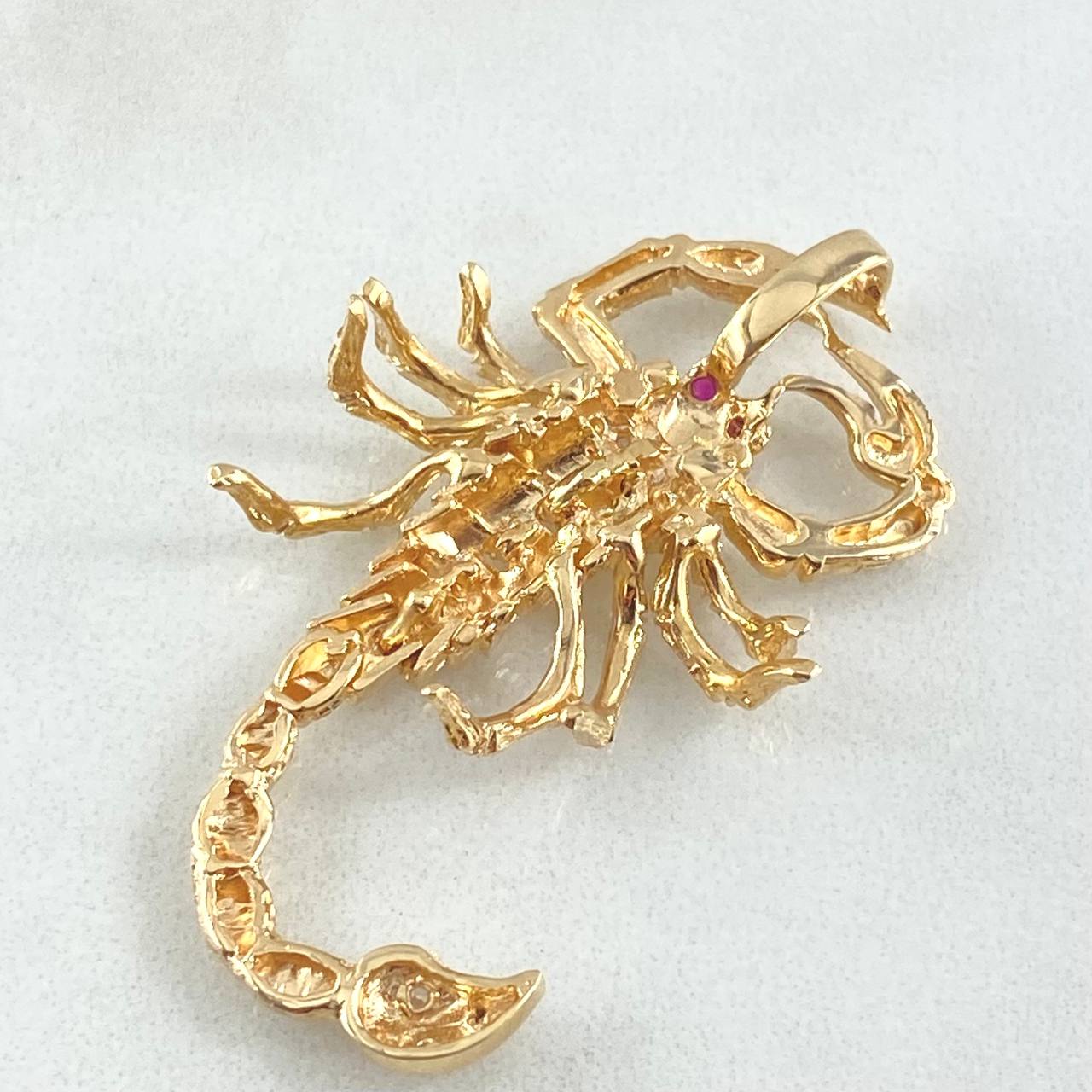Pendant 7.45gr / 4cm / 18K Gold ©