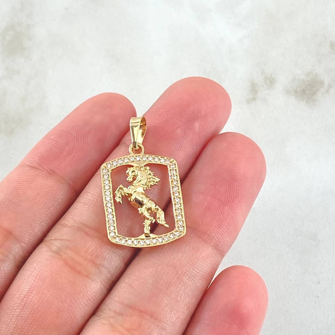 Pendant Horse Plate 2.15gr / 2.7cm (1.1in) / 18K Gold