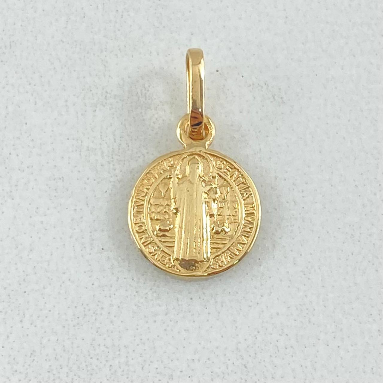 Dije San Benito 0.95gr / 1.6cm / Oro 18K ©