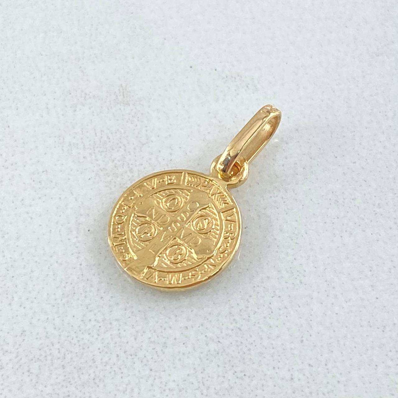 Dije San Benito 0.9gr / 1.6cm / Oro 18K
