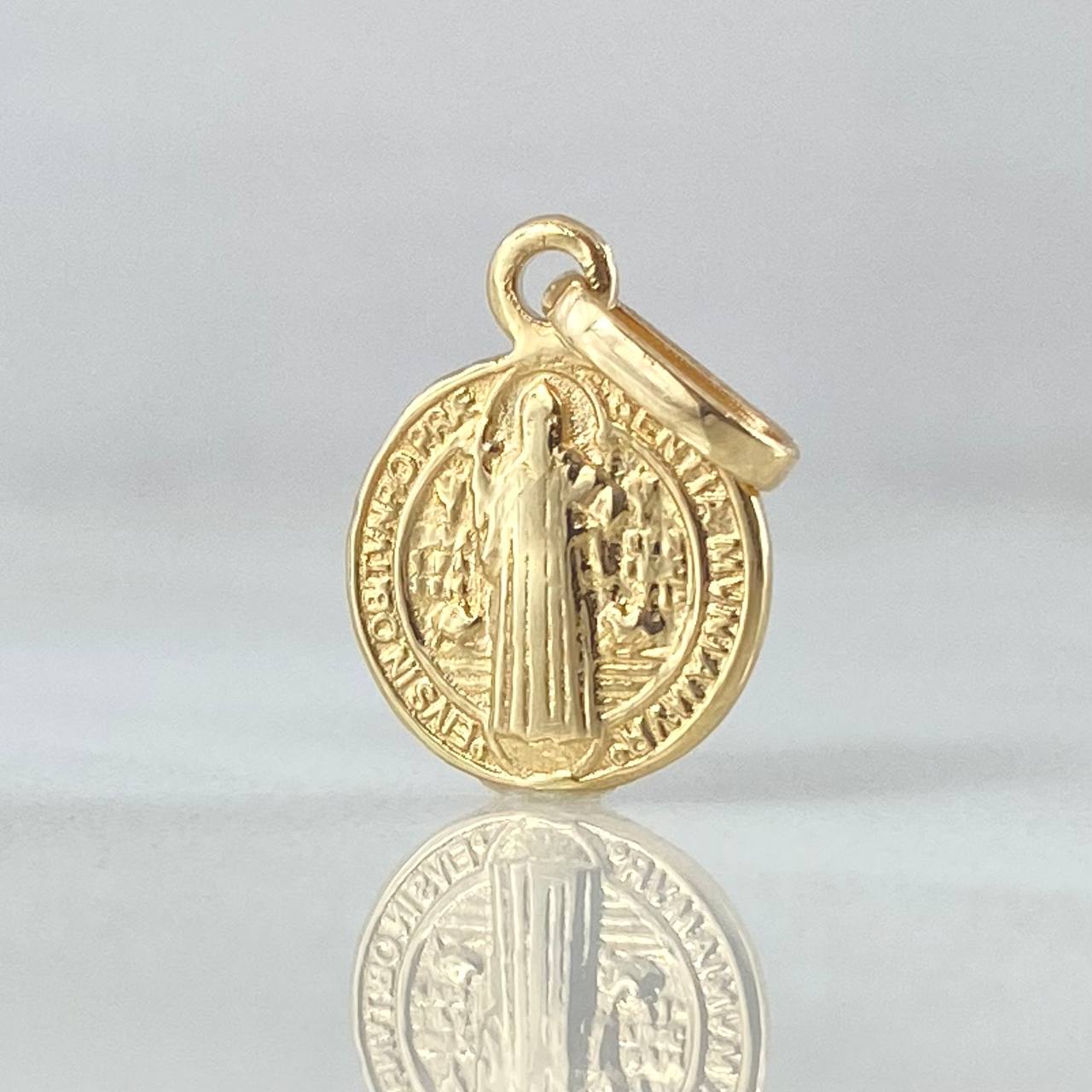 Pendant 0.9gr / 1.6cm (0.6in) / 18K Gold ©