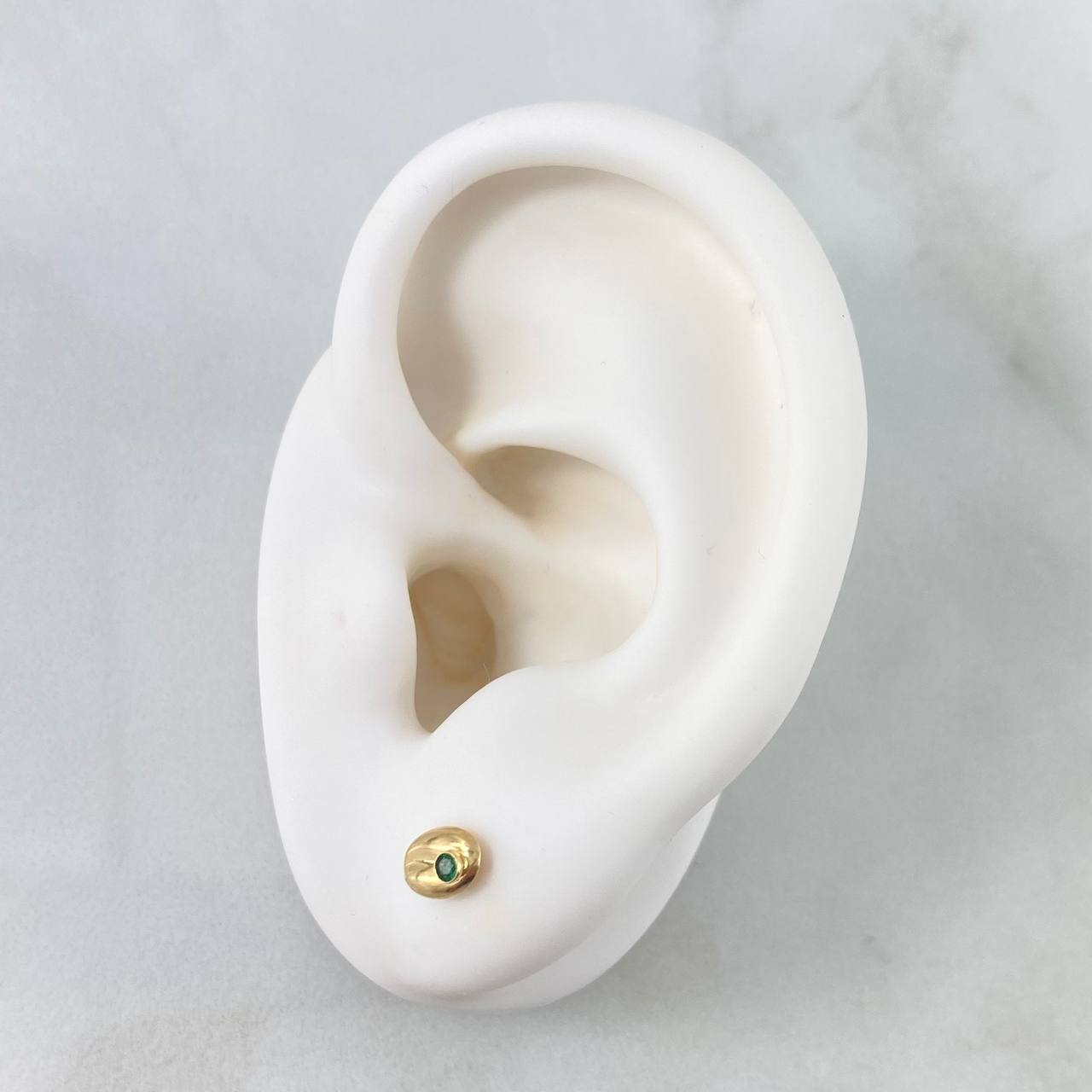 Stud Earrings Coffee Grain 0.6gr / 6.5mm Green Zircon Yellow Gold 18K