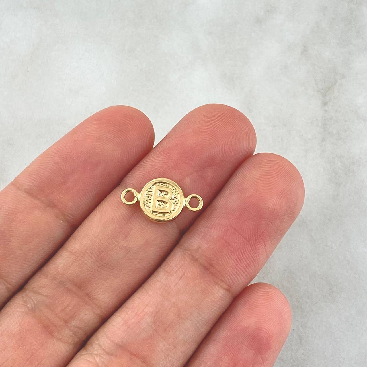 Herraje Letra B 0.35gr / 1.5cm / Circulo Texturizado Rustico Oro Amarillo 18K