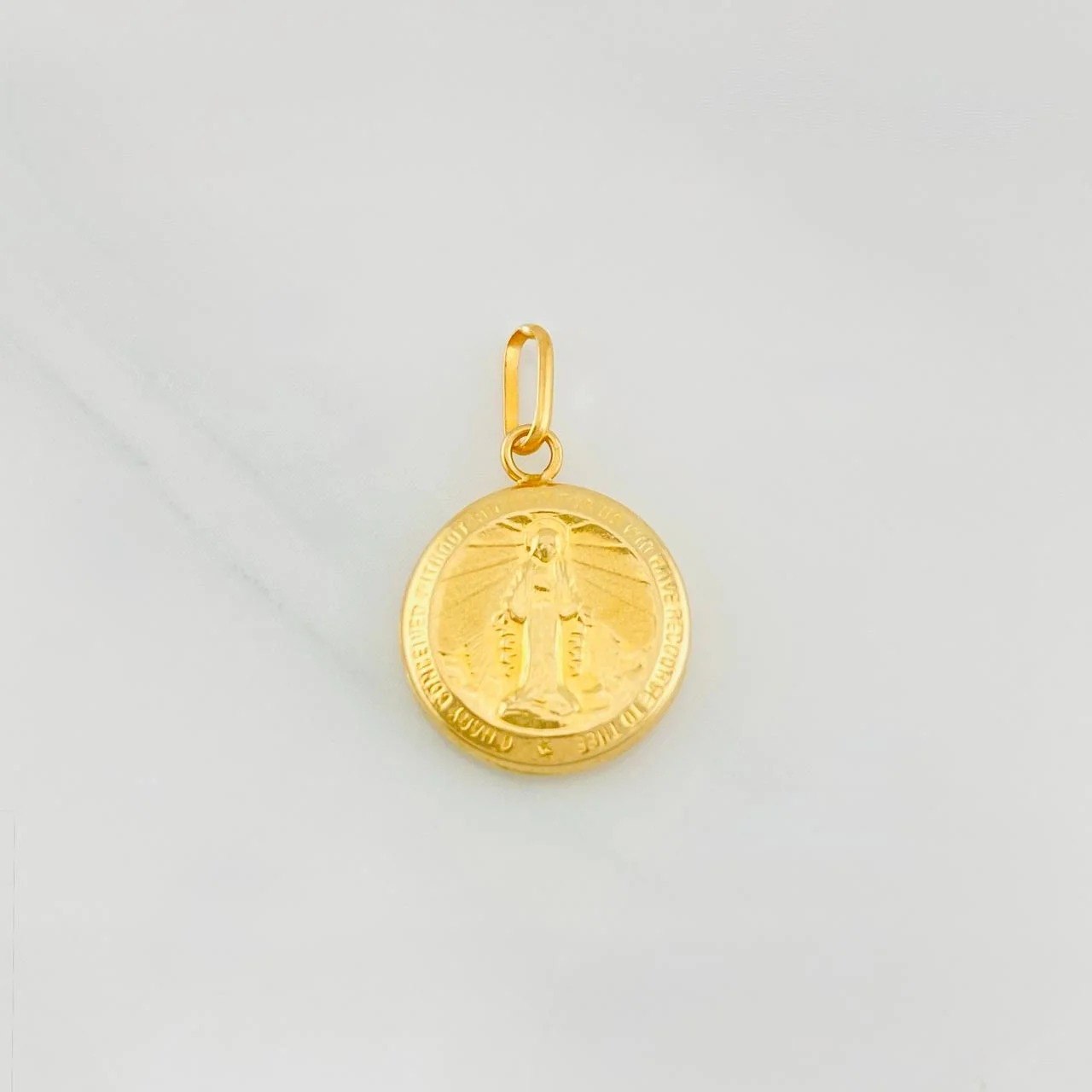Pendant Miraculous Virgin 0.65g / 3/4 in Yellow Gold 18K