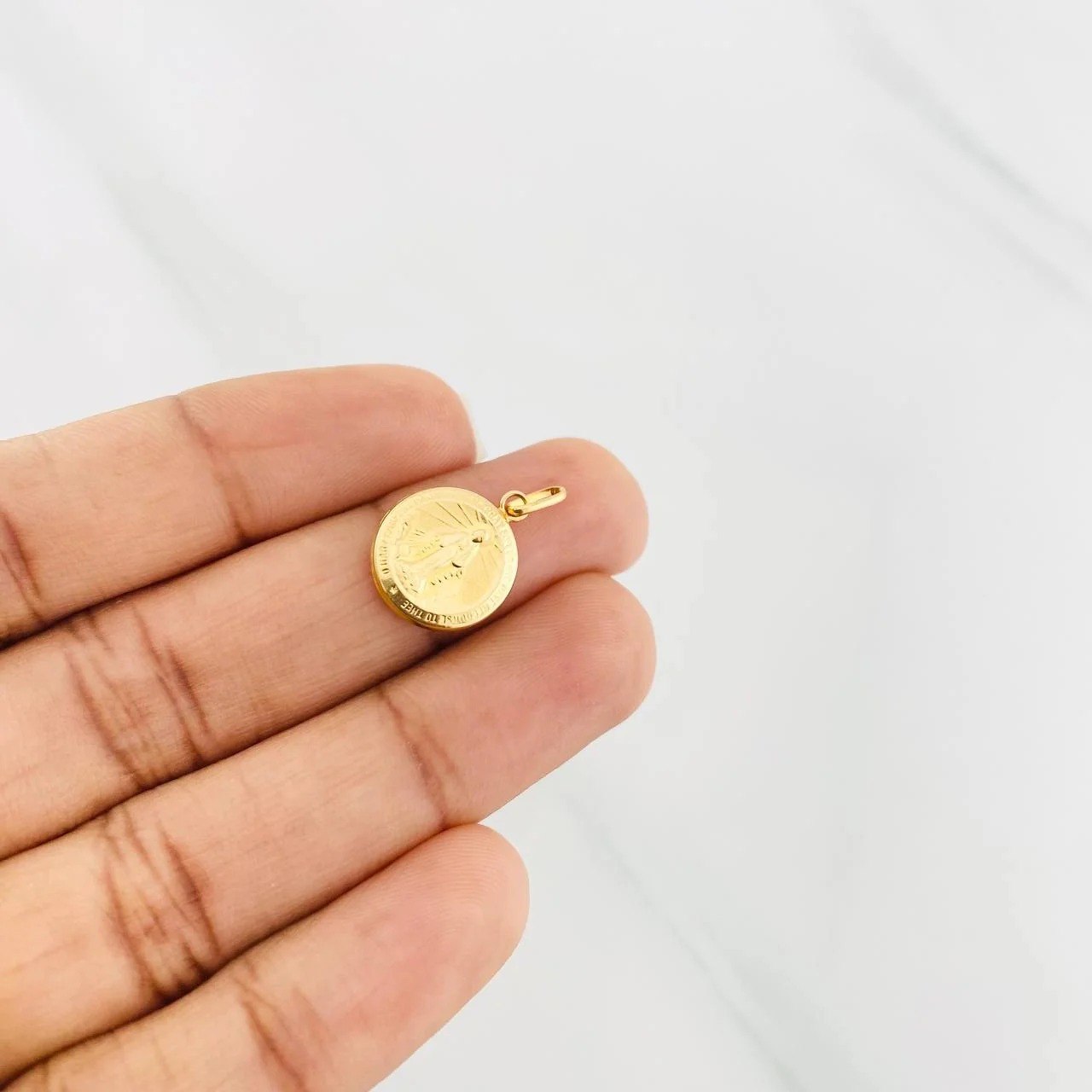 Pendant Miraculous Virgin 0.65g / 3/4 in Yellow Gold 18K