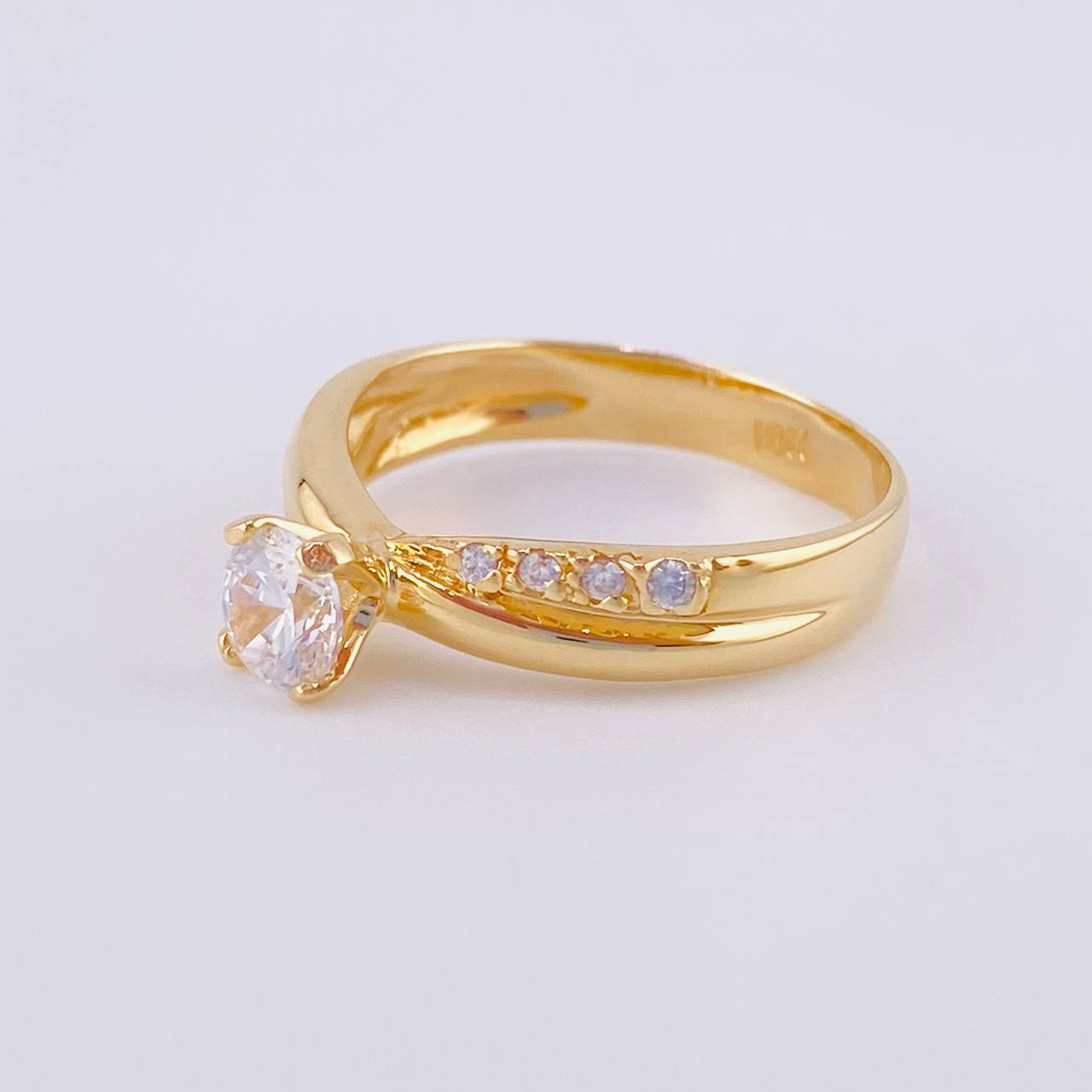 Crossed Solitaire Ring 3.2g / T7 1/2 18K Yellow Gold