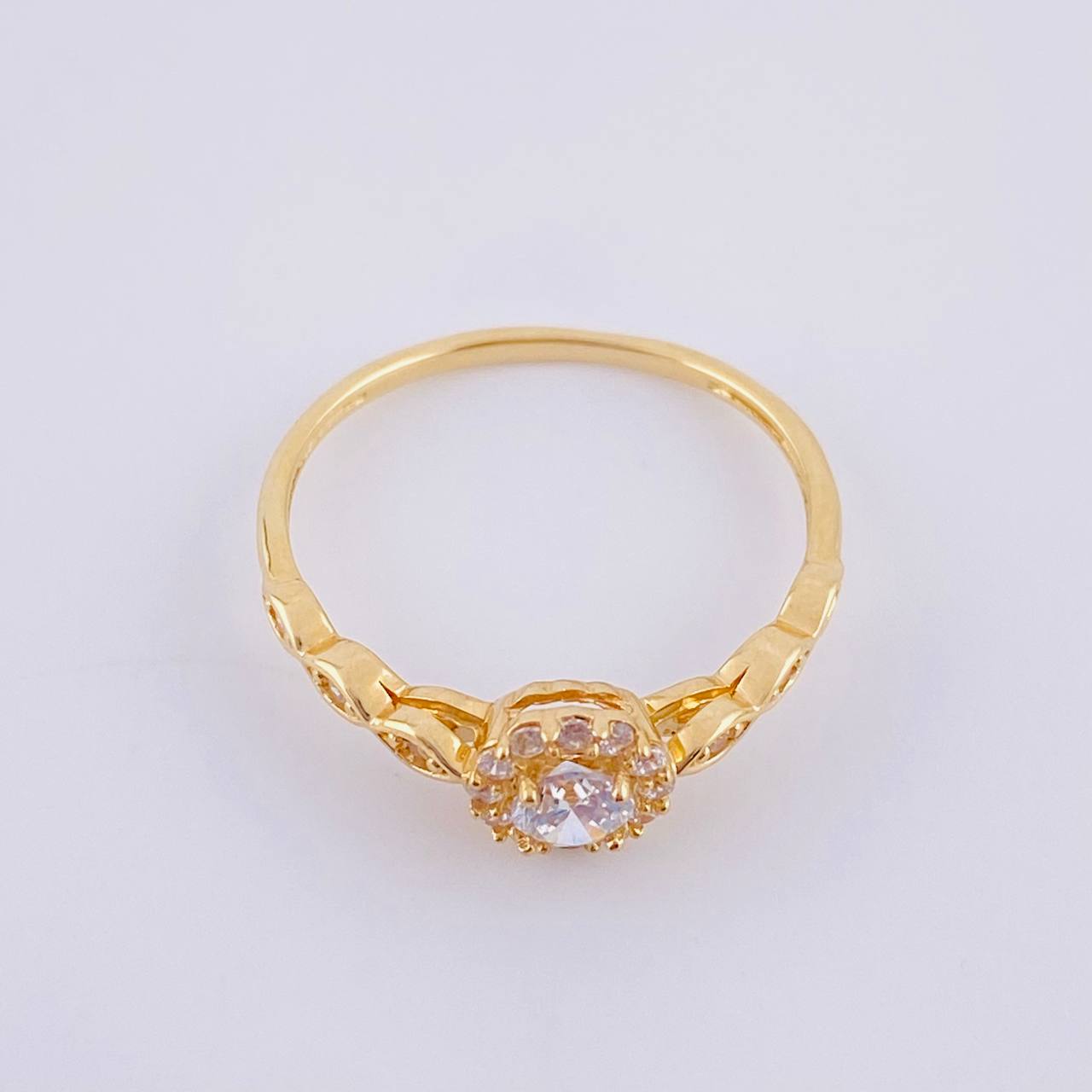 Anillo Halo Ojal 1.95g / T7 3/4 Oro Amarillo 18K