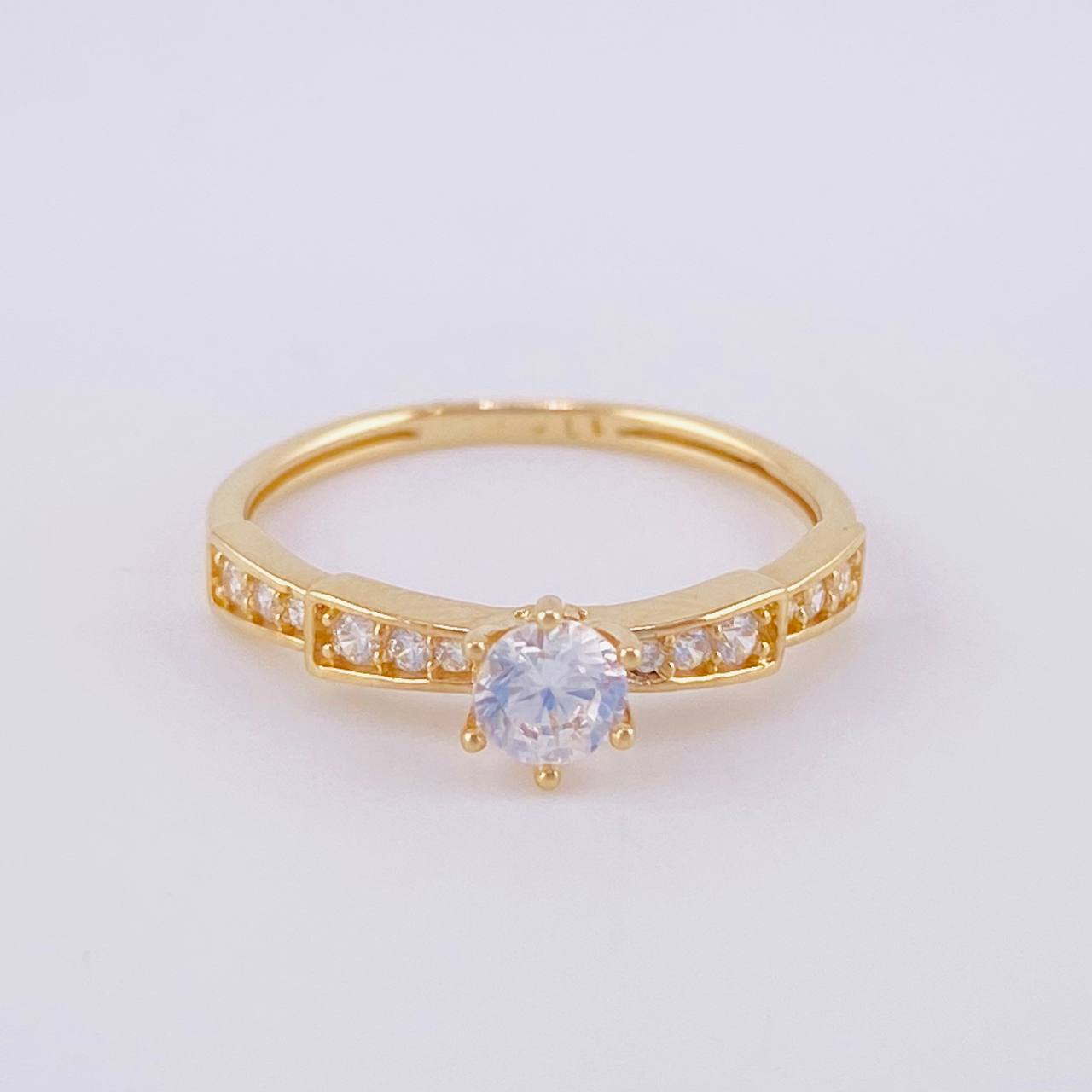 Anillo Solitario Escalonado 1.65g / T5 3/4 Oro Amarillo 18K