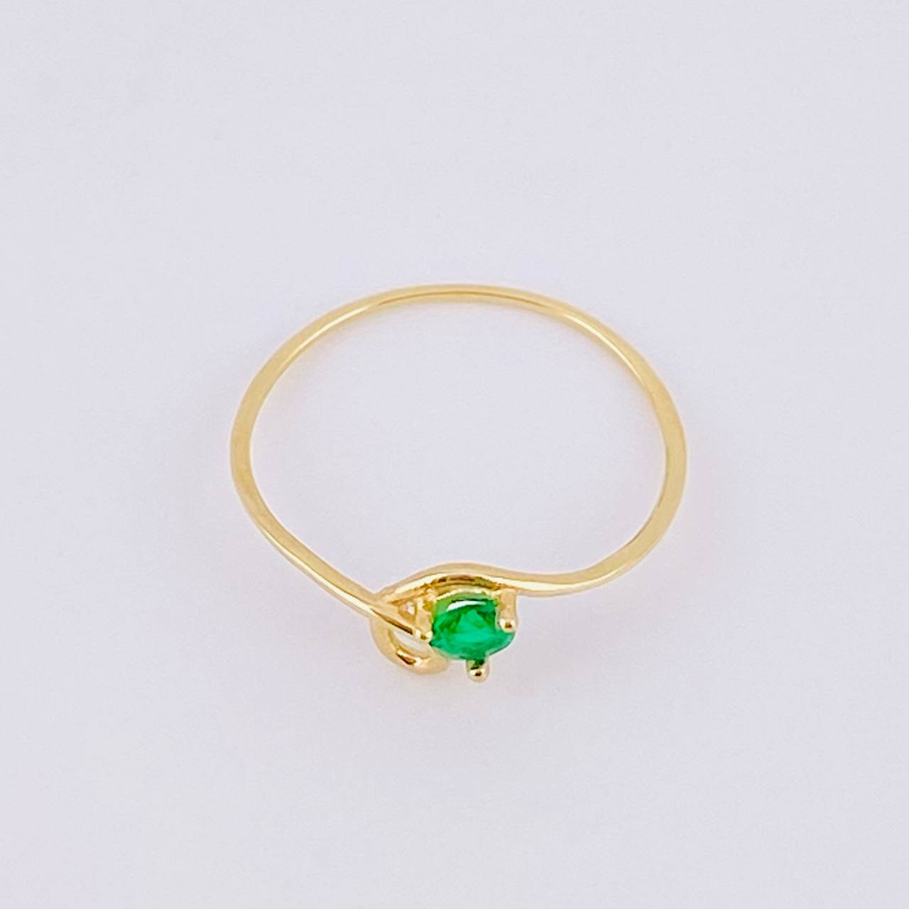 Anillo Chispa Curva 0.8g / T7 1/2 Oro Amarillo 18K