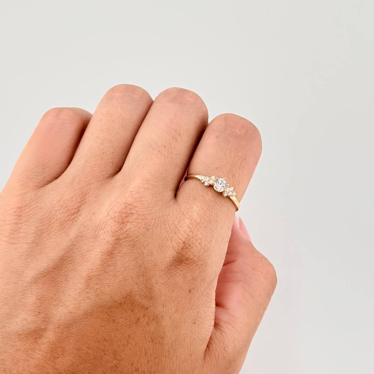 Floral Solitaire Ring 1.55g / T7 3/4 Yellow Gold 18K