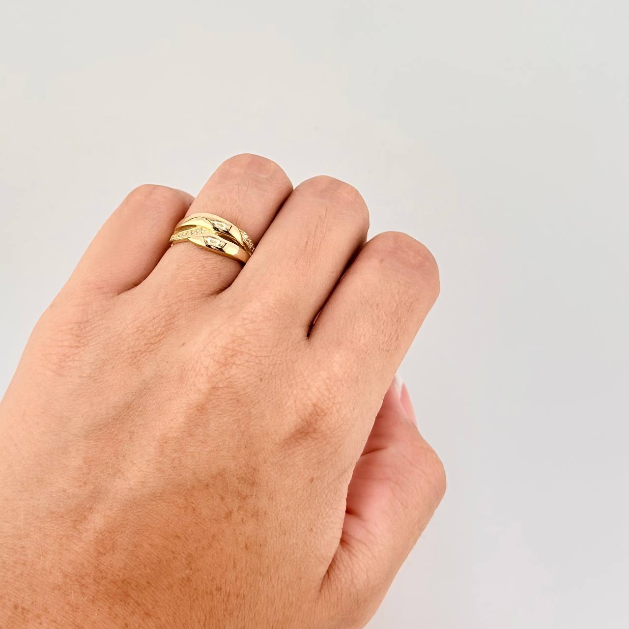 Intertwined Ring 3.95g / T5 1/2 Yellow Gold 18K