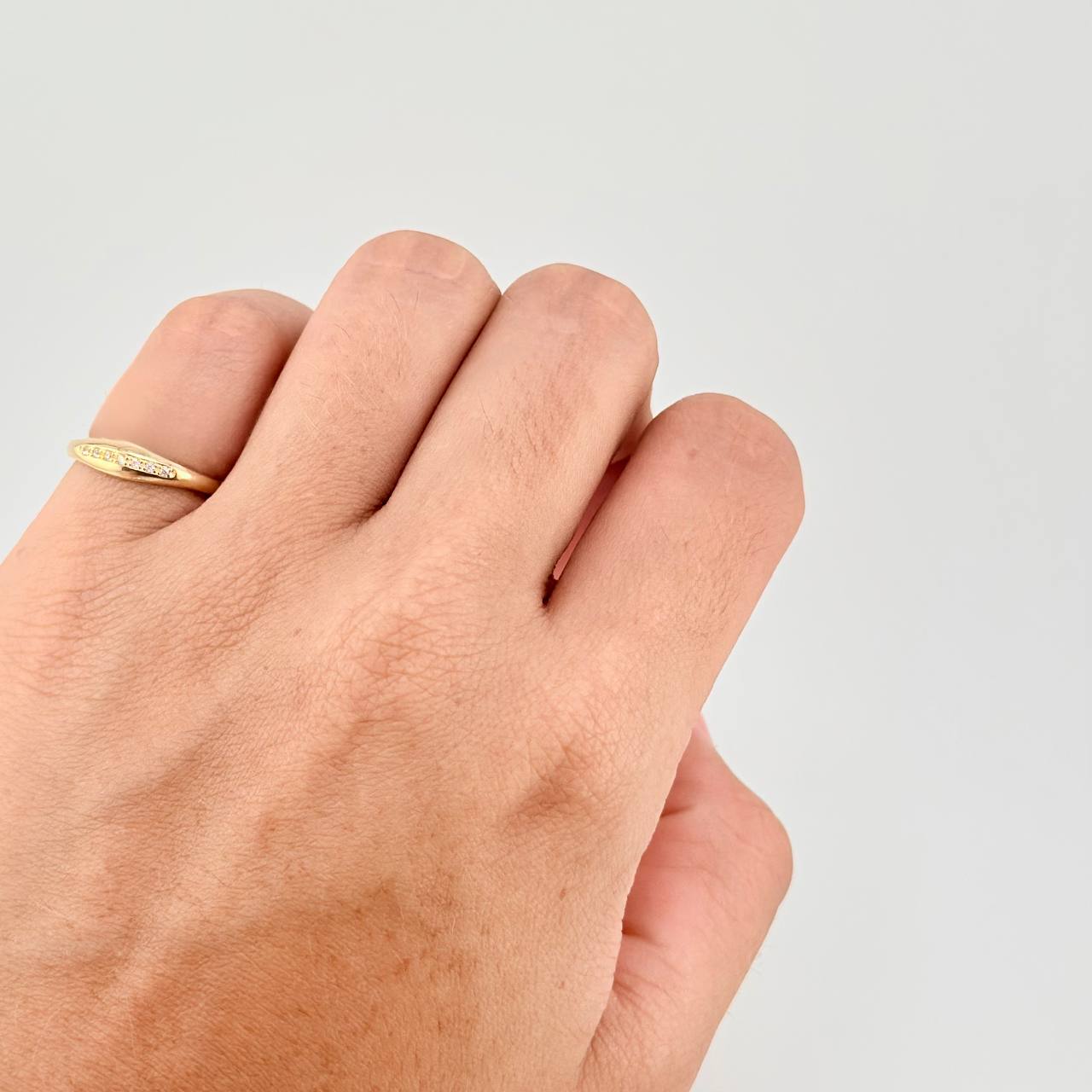Anillo Linea 7 Puntos 0.4g / T4 1/4 Oro Amarillo 18K