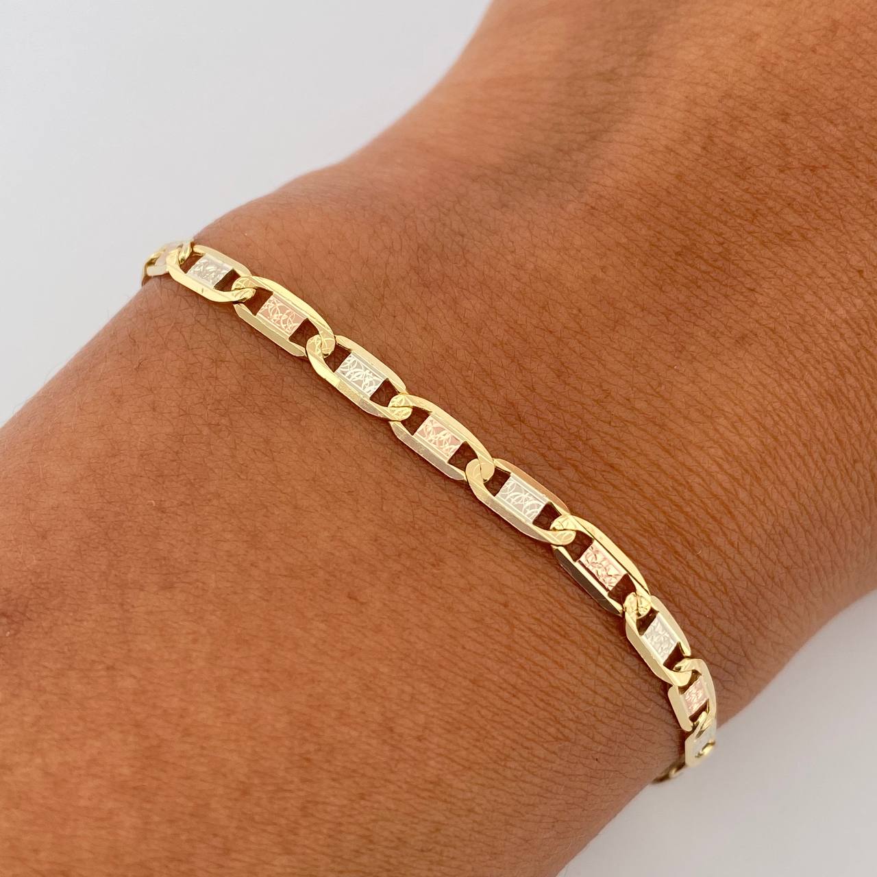 Pulso Escalera Plana 4.25gr / 19.8cm / 3.1mm Diamantado Tres Oros +3 18K $