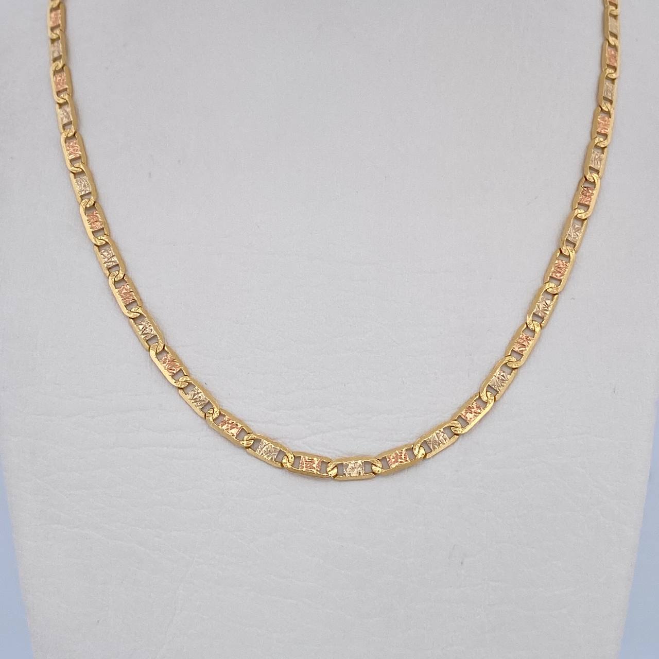 Cadena Escalera Plana 10gr / 54.4cm / 2.9mm Diamantada Tres Oros +3 18K $
