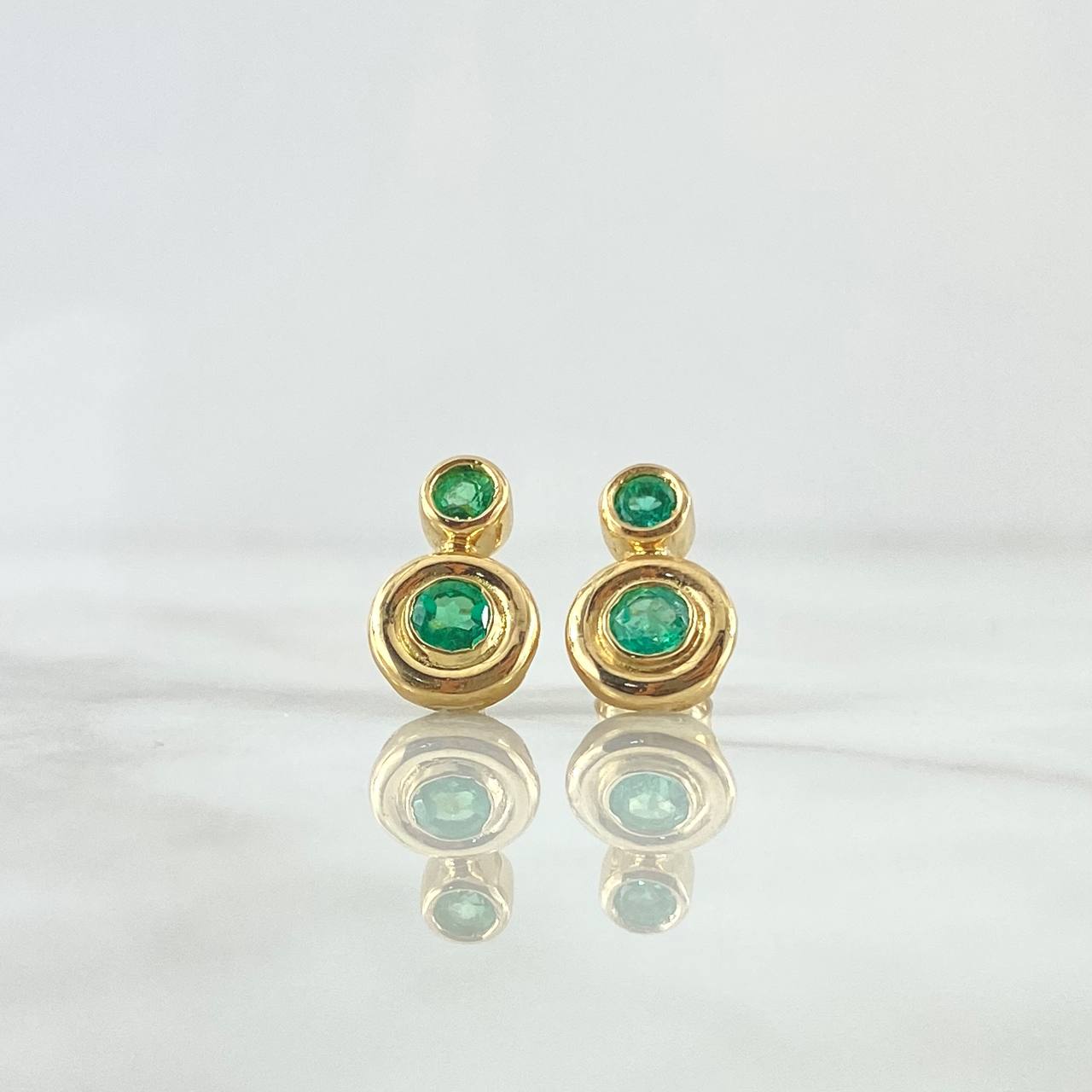 Stud Earrings Double Hoop 3.15gr / 1.3cm / Emeralds 36pts Lobster Claw 18K Yellow Gold Butterfly (Jewel) *