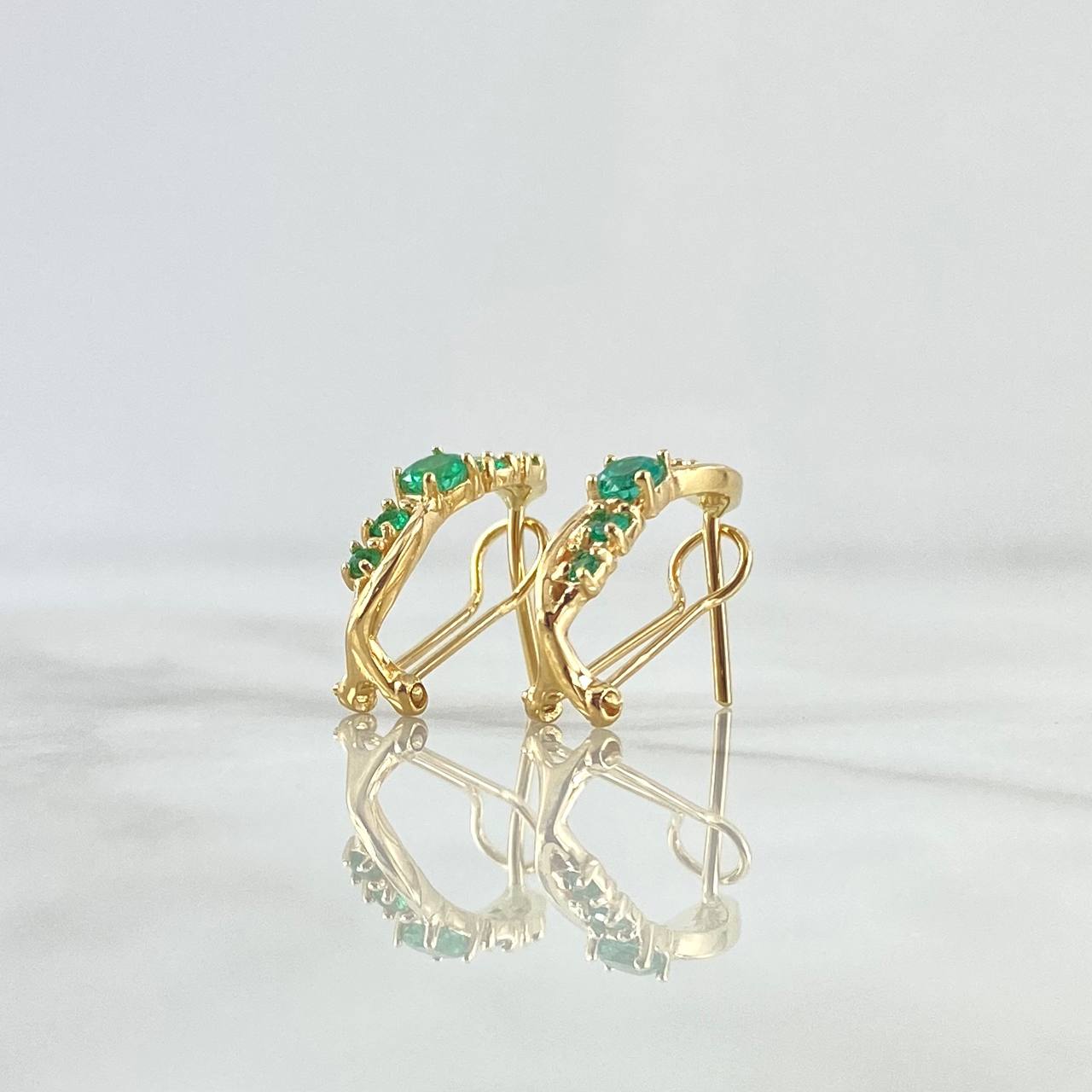 Hoop Earrings Omega Curve 2.75gr / 1.8cm / Emeralds 52pts 18K Yellow Gold (Jewel) *