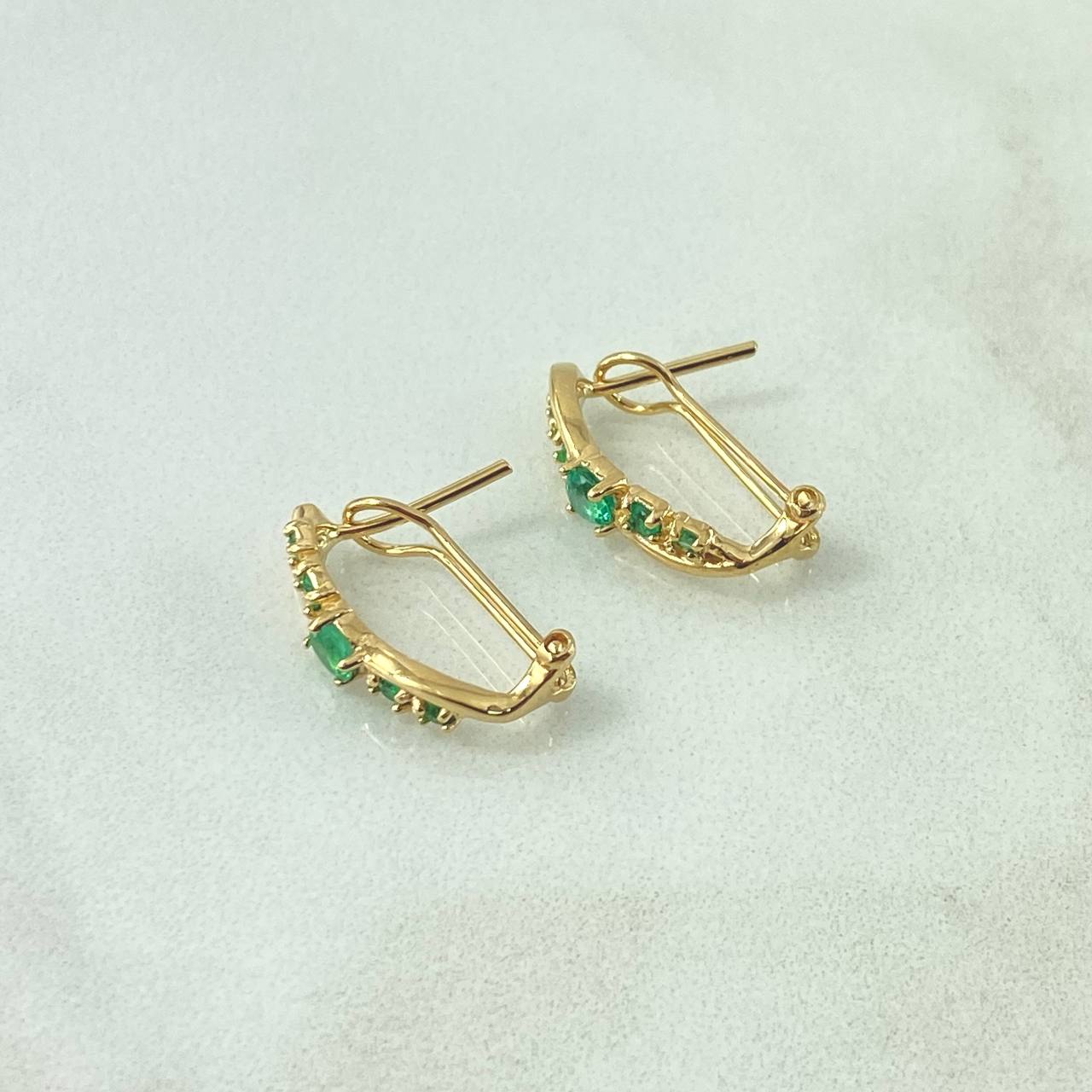 Hoop Earrings Omega Curve 2.75gr / 1.8cm / Emeralds 52pts 18K Yellow Gold (Jewel) *