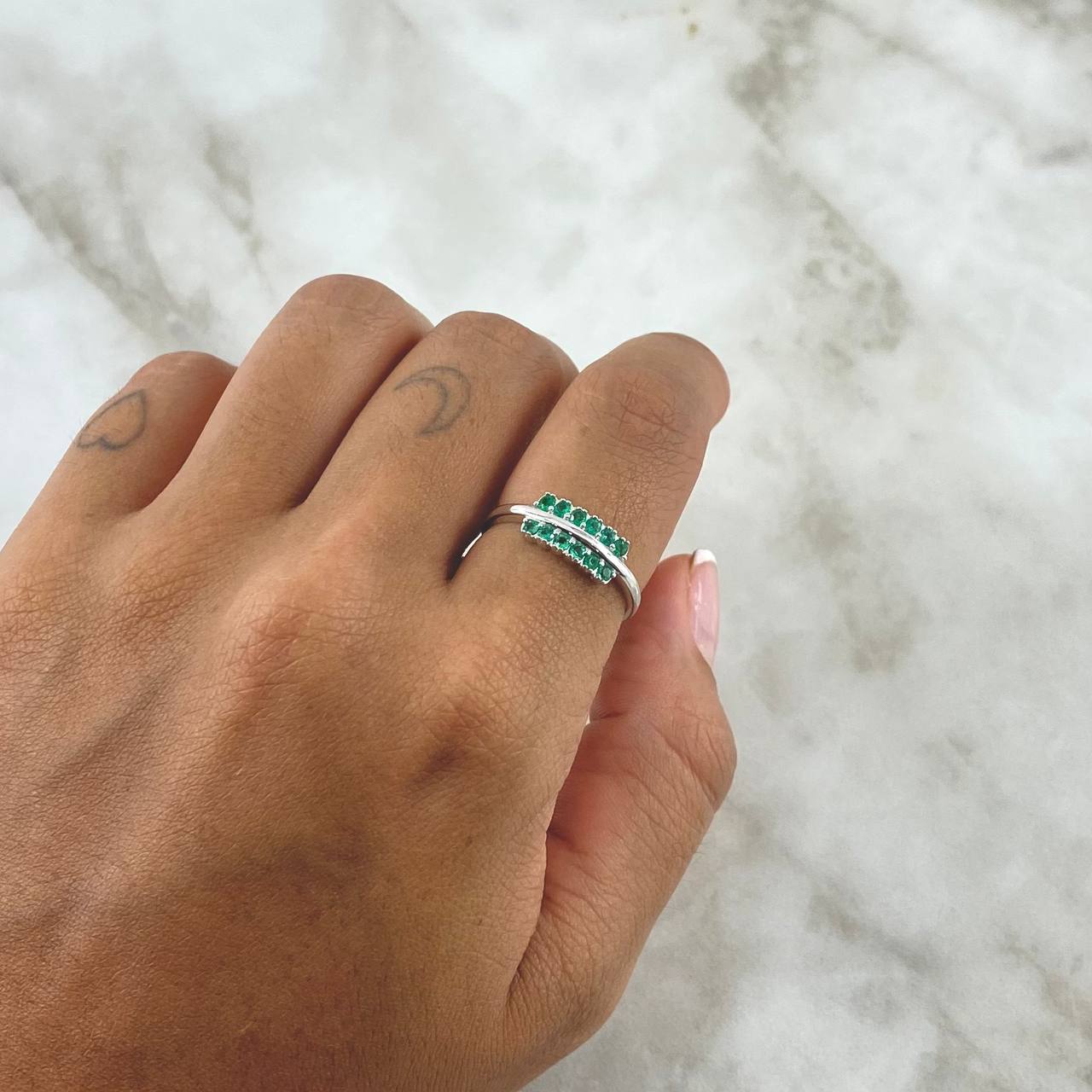 Double Line Branch Ring 2.5gr / Size 7 1/2 / Emeralds 37pts 18K White Gold (Jewel) *