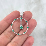 Dije Aro Colgante 2.95gr / 3.5cm / Esmeraldas 55pts Oro Blanco 18K (Joya) *