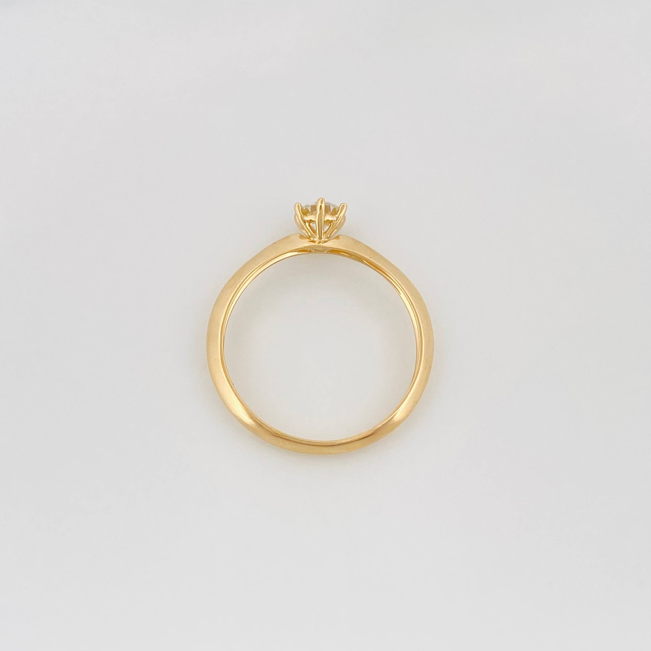 Anillo Solitario Diamante 24 Pts 1.2 g / T6 3/4 Oro Amarillo 18K