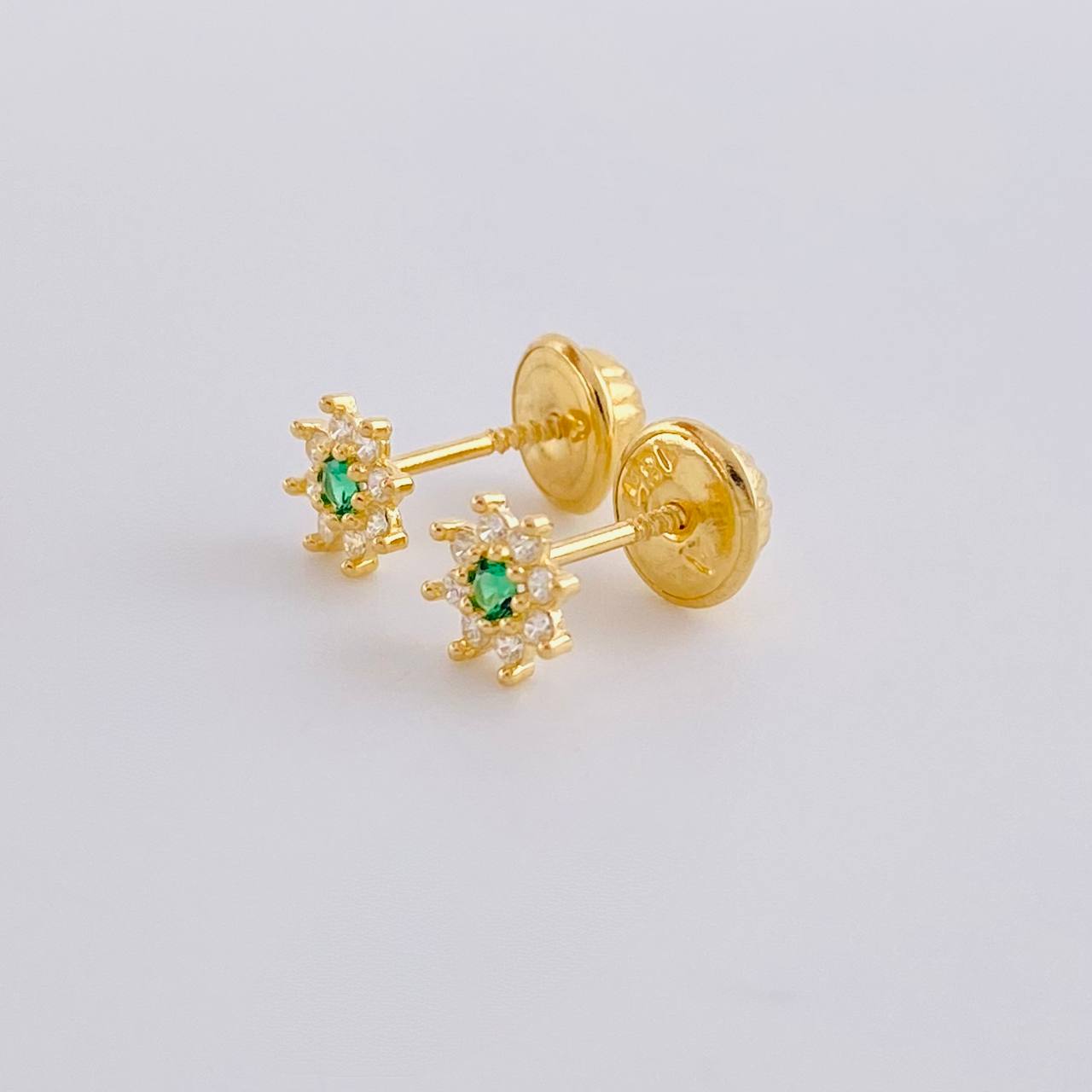 Stud Earrings Flower Eight Petals 0.6 g / in / 5 mm Yellow Gold 18K