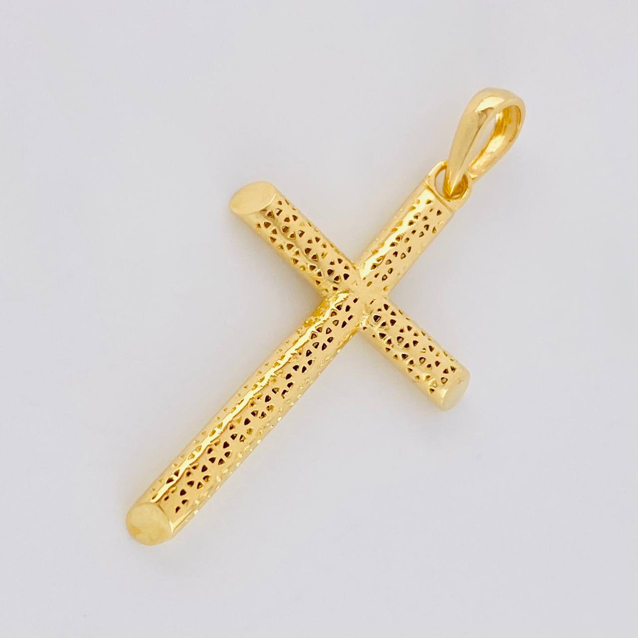Pendant Cross Latin Mesh 2.75 g / 1 1/2 in Yellow Gold 18K