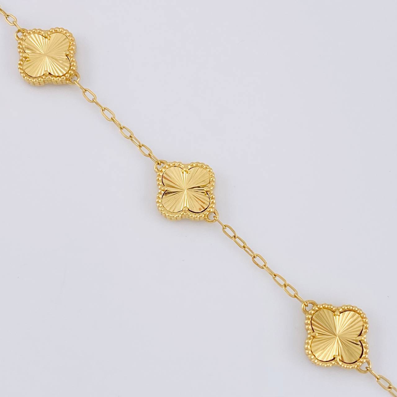 Pulso Trebol Aro Seguido 5.75 g / 7 3/4 in / 1.8 mm Oro Amarillo 18K