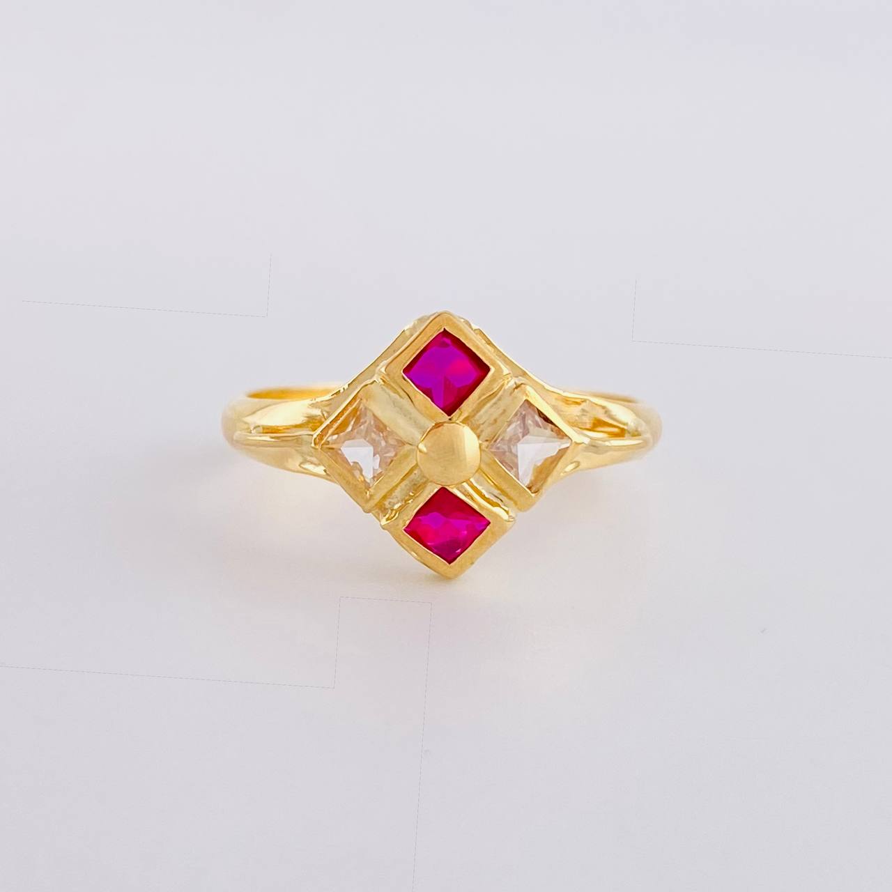 Anillo Rombo Imperial 1.75 g / T8 3/4 Oro Amarillo 18K