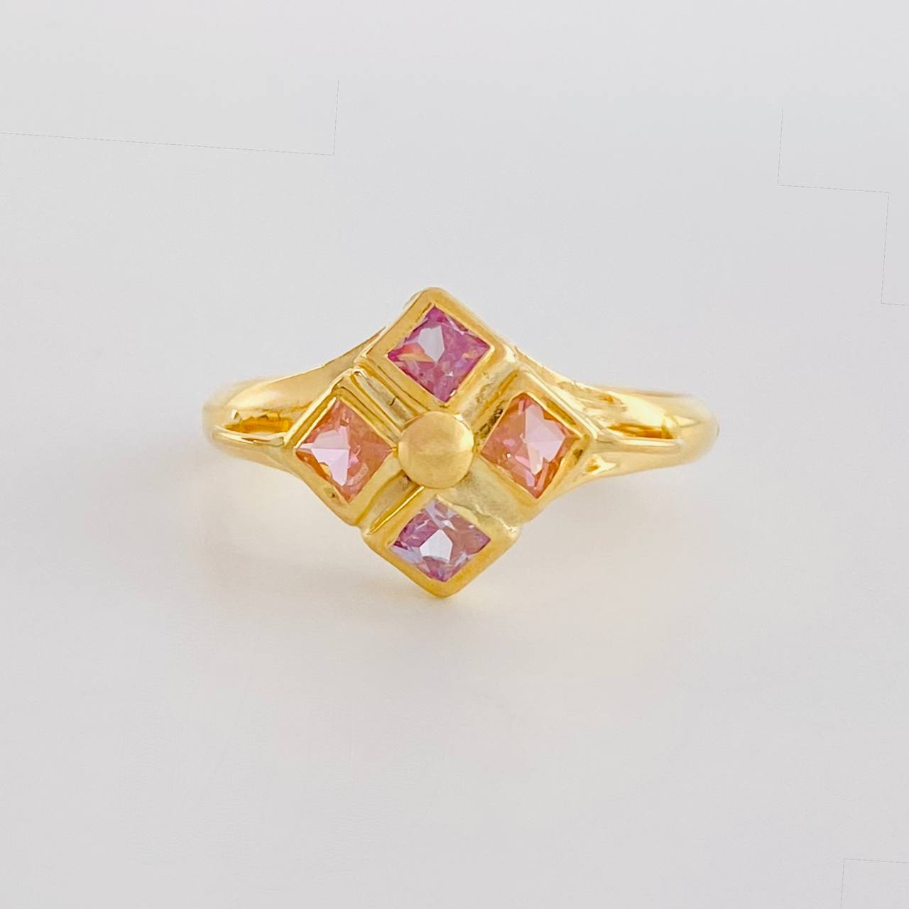 Imperial Rhombus Ring 1.8 g / Size 8 1/2 Yellow Gold 18K