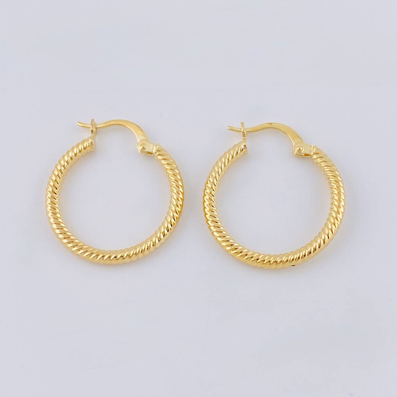 Lucy Hoop Earrings 1.55 g / 3/4 in 18K Yellow Gold