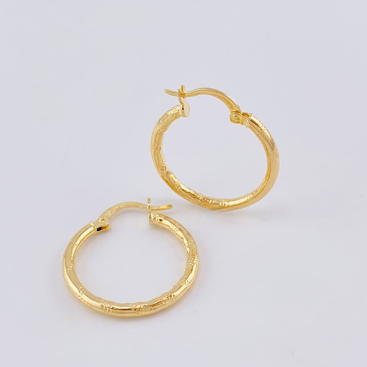 Candongas Rox 1.55 g / 3/4 in Oro Amarillo 18K