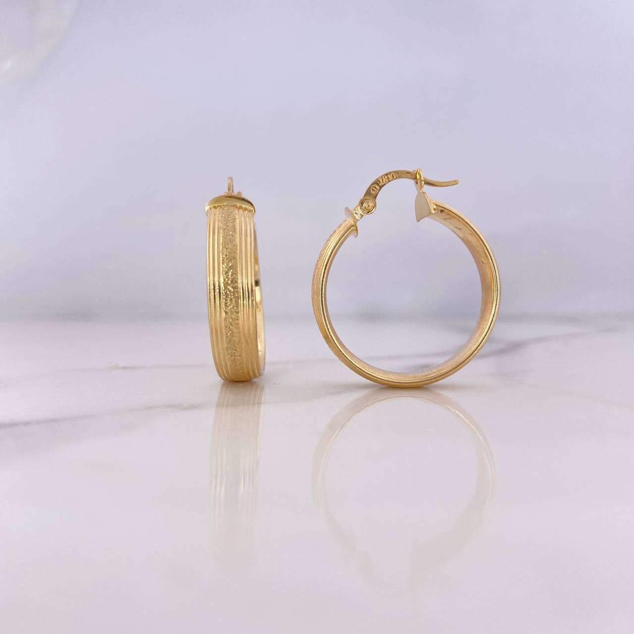 Candongas Winter 3.75gr / 1.9cm / Rayadas Oro Amarillo 18K $