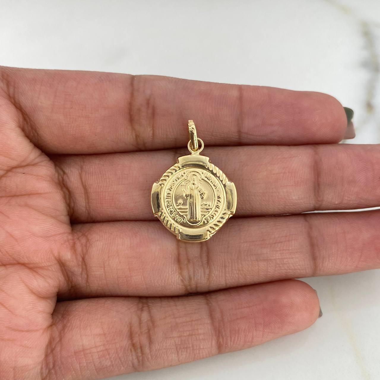 Pendant San Benito 1.9gr / 3cm / Stamped 18K Yellow Gold $