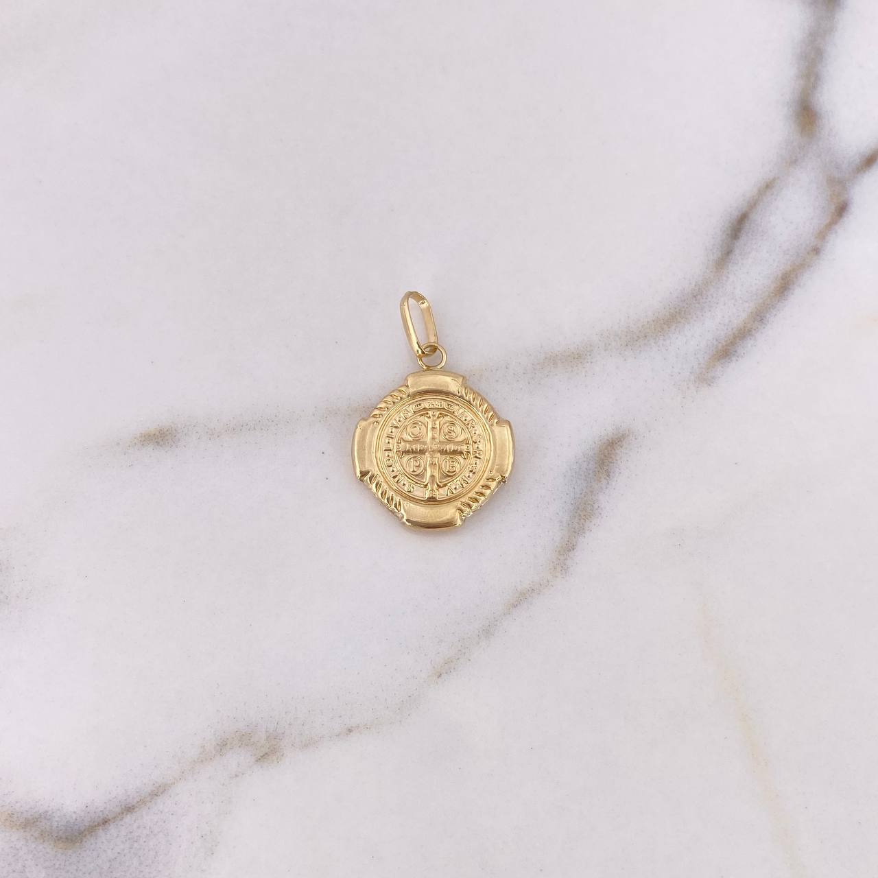 Pendant San Benito 1.9gr / 3cm / Stamped 18K Yellow Gold $