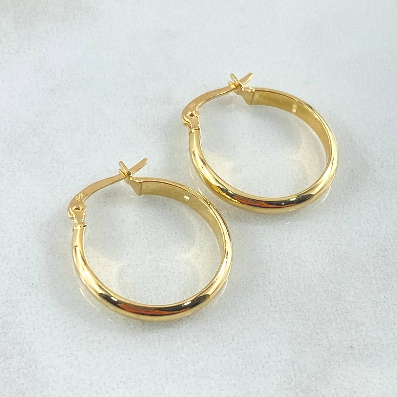 Hoop Earrings Nati 1.55gr / 0.9in / 18K Gold