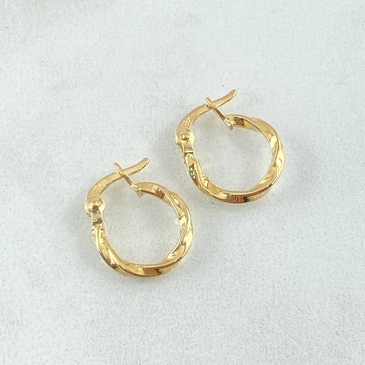 Hoop Earrings Kari 0.75gr / 1.3cm / 18K Yellow Gold *